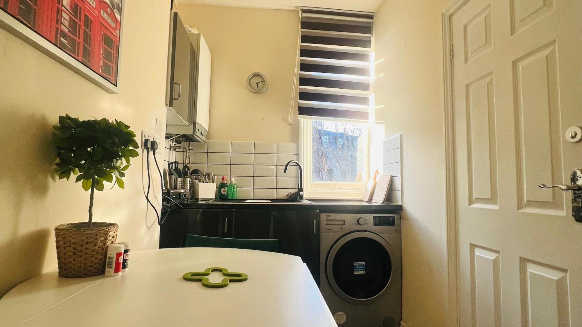 Harry Potter 9 3/4 Flat Apartment London Exterior photo