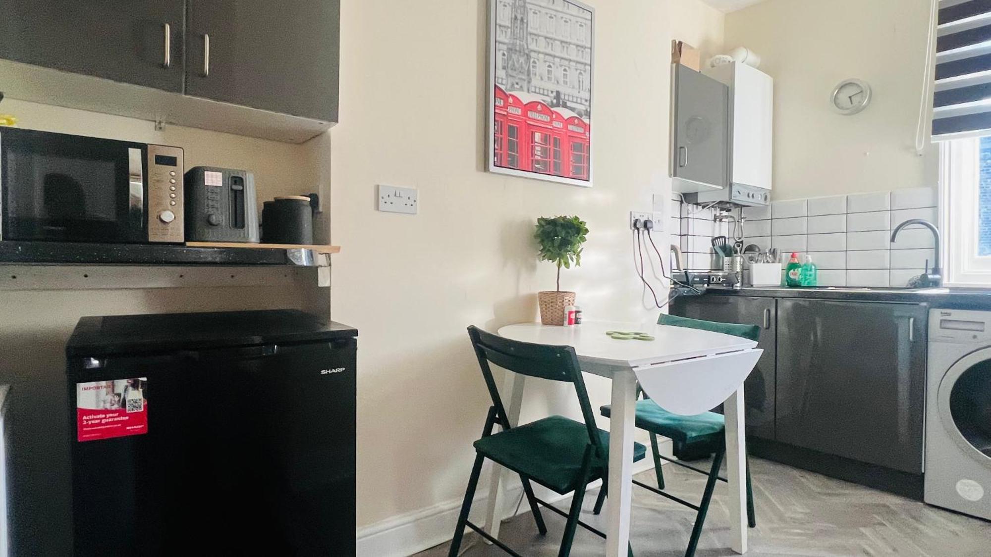 Harry Potter 9 3/4 Flat Apartment London Exterior photo