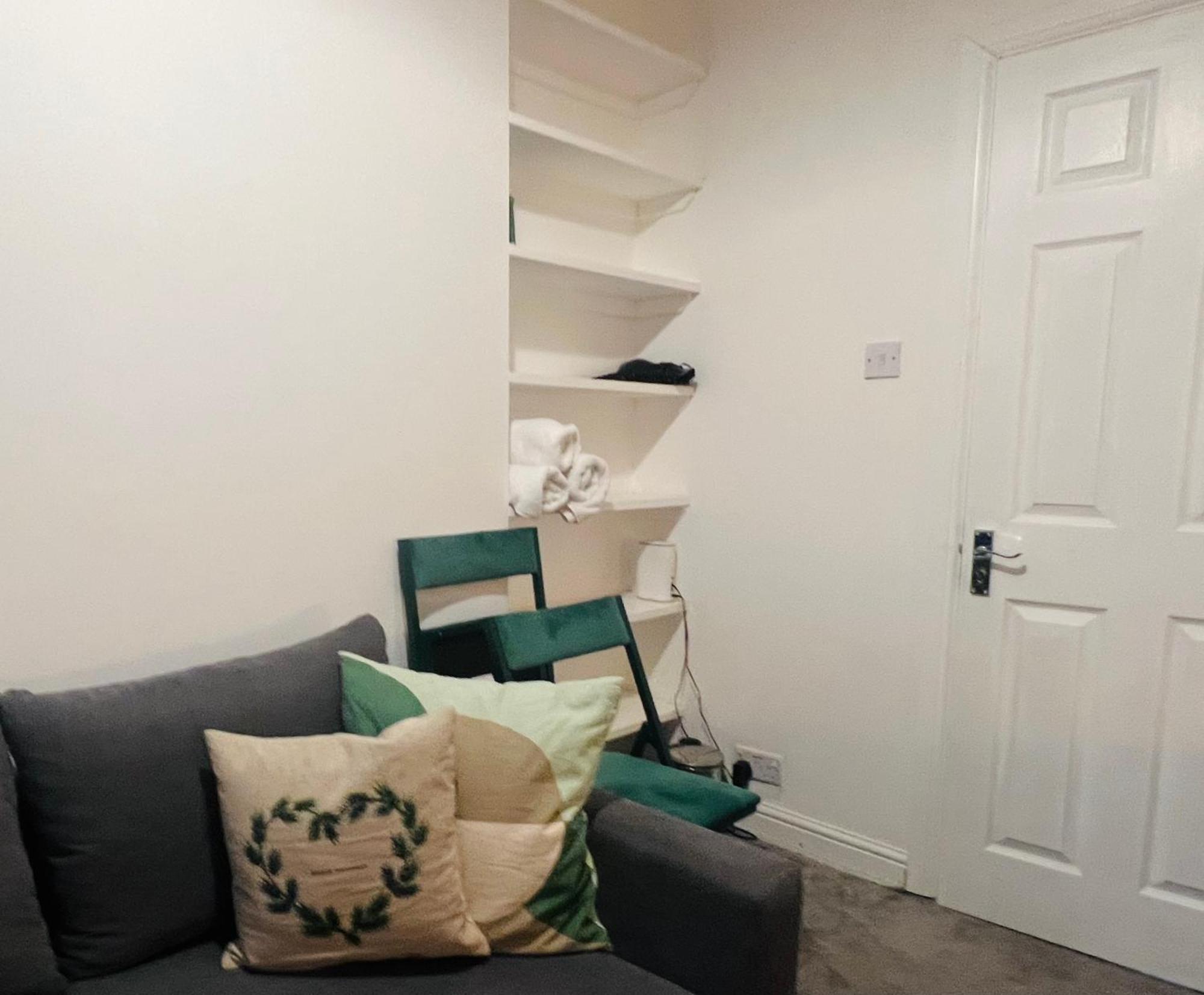 Harry Potter 9 3/4 Flat Apartment London Exterior photo